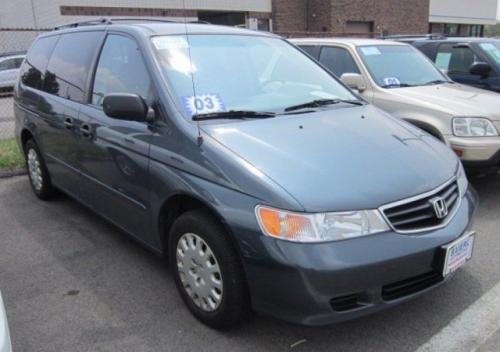 Photo of a 2003-2004 Honda Odyssey in Sage Brush Pearl (paint color code NH662P)