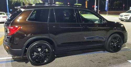 Photo of a 2019-2021 Honda Passport in Black Copper Pearl (paint color code YR601P)