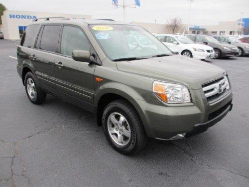 Photo of a 2006 Honda Pilot in Amazon Green Metallic (paint color code G521M)