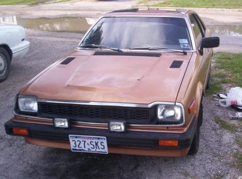 Photo of a 1980 Honda Prelude in Longleet Gold Metallic (paint color code YR41M)