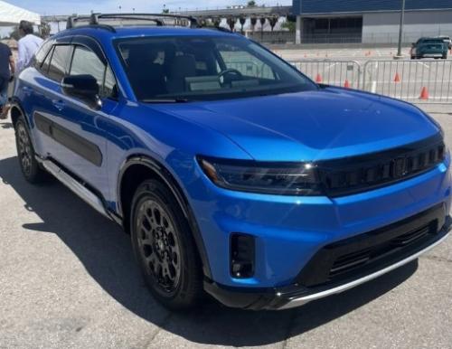 Photo of a 2024 Honda Prologue in Pacific Blue Metallic (paint color code 121J)