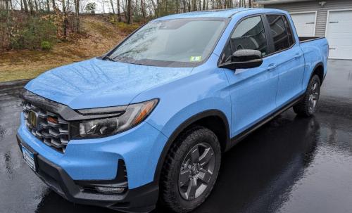 Photo of a 2024-2025 Honda Ridgeline in Diffused Sky Blue Pearl (paint color code B638P)