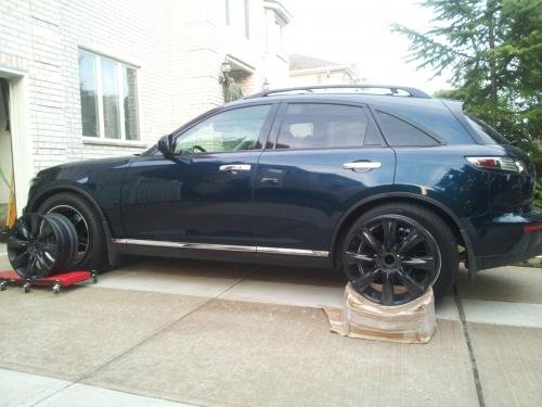 Photo of a 2005-2008 Infiniti FX in Sapphire (paint color code BW9)