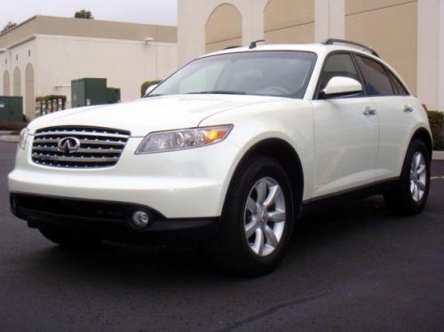 Photo of a 2003-2008 Infiniti FX in Ivory Pearl (paint color code QX1)