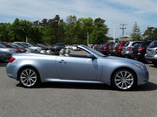 Photo of a 2009-2013 Infiniti G in Pacific Sky (paint color code RAF