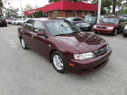 Photo of a 2002 Infiniti G in Royal Ruby (paint color code AX5)