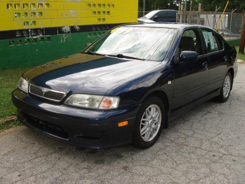 Photo of a 2000-2002 Infiniti G in Midnight Blue (paint color code BW9)
