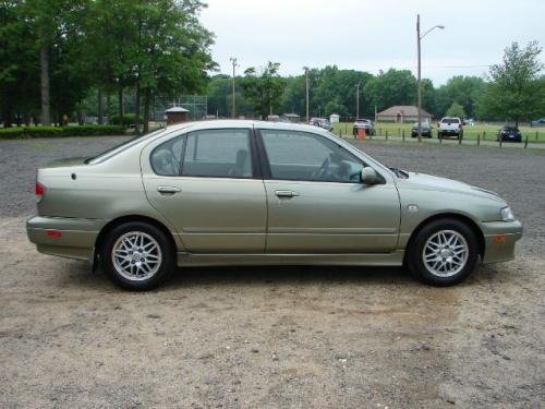 Photo of a 2000-2002 Infiniti G in Millennium Jade (paint color code JW0)