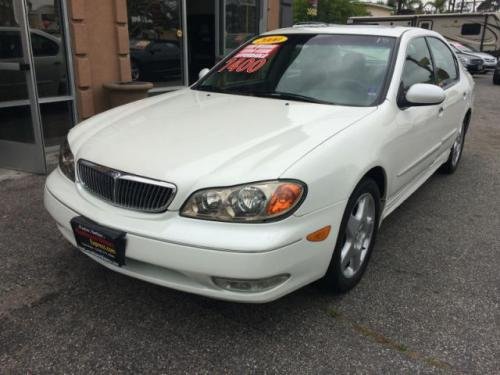 Photo of a 2000-2001 Infiniti I in Aspen White Pearl (paint color code QT1)