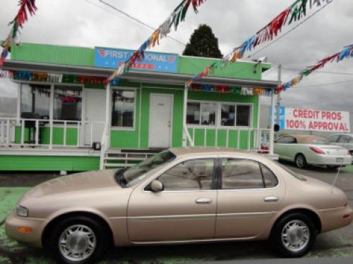 Photo of a 1993-1994 Infiniti J in Beige Silk (paint color code CK0)