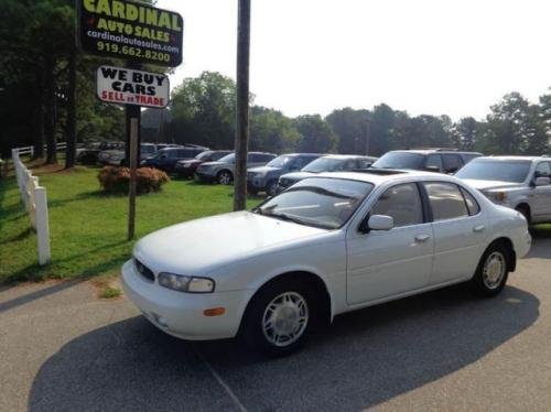 Photo of a 1993 Infiniti J in White Satin (paint color code WK0)