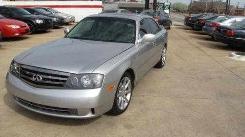 Photo of a 2003 Infiniti M in Brilliant Silver (paint color code KY0)