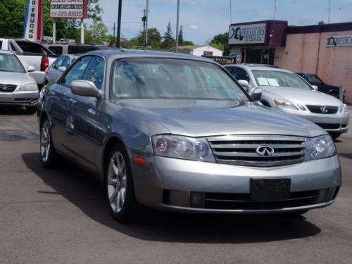Photo of a 2003-2004 Infiniti M in Diamond Graphite (paint color code WV2)