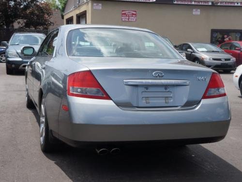 Photo of a 2004 Infiniti M in Diamond Graphite (paint color code WV2)