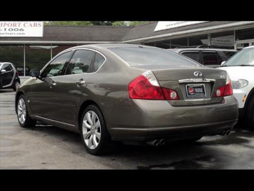 Photo of a 2006-2007 Infiniti M in Umbria Grey (paint color code C31)