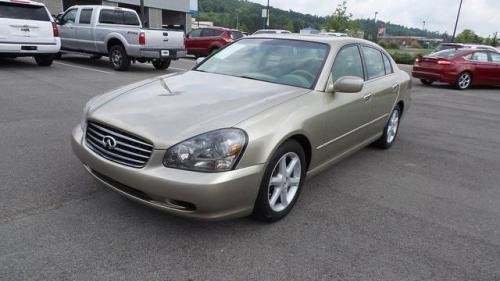 Photo of a 2003-2004 Infiniti Q in Golden Sand (paint color code EY0)