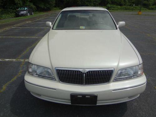 Photo of a 1997-1998 Infiniti Q in Ivory Quartz (paint color code KH1)