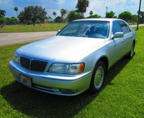 Photo of a 1997-1998 Infiniti Q in Silver Crystal (paint color code KL0)