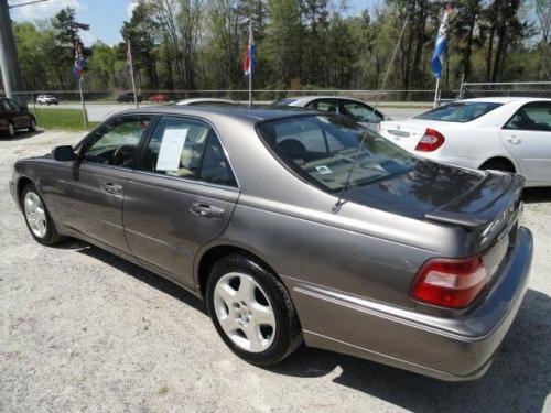 Photo of a 2000-2001 Infiniti Q in London Gray (paint color code KV5)