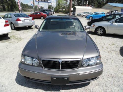 Photo of a 2000-2001 Infiniti Q in London Gray (paint color code KV5)
