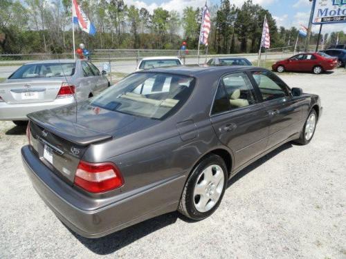 Photo of a 2000-2001 Infiniti Q in London Gray (paint color code KV5)