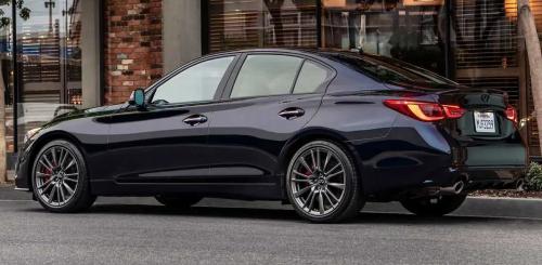 Photo of a 2023-2024 Infiniti Q50 in Black Opal Metallic (paint color code DAP)