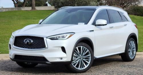 Photo of a 2023-2025 Infiniti QX50 in Radiant White (paint color code QBE)