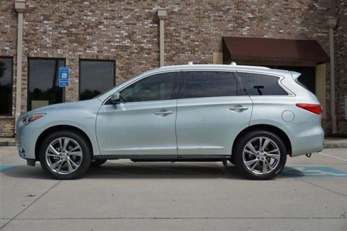 Photo of a 2013-2014 Infiniti QX60 in Glacial Silver (paint color code FAJ)