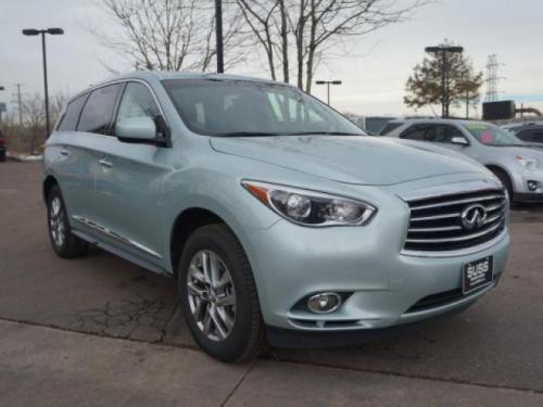 Photo of a 2013-2014 Infiniti QX60 in Glacial Silver (paint color code FAJ)