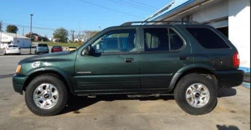 Photo of a 2003-2004 Isuzu Rodeo in Mistral Green Mica (paint color code 664)