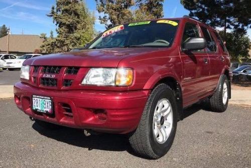 Photo of a 2004 Isuzu Rodeo in Excessive Red Mica (paint color code 680)