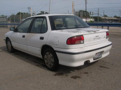 Photo of a 1992-1993 Isuzu Stylus in North White (paint color code 865XXX)