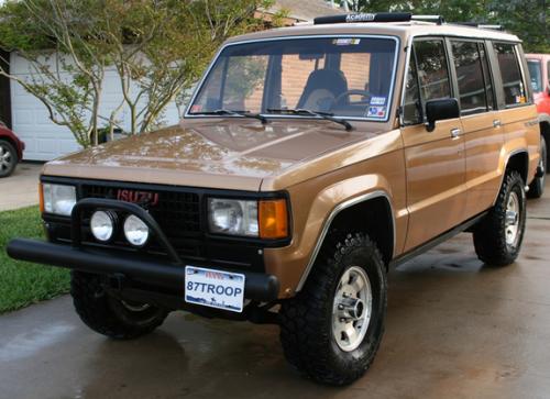 Photo of a 1987 Isuzu Trooper in Light Topaz Metallic (paint color code 831)