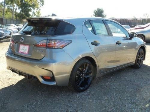 Photo of a 2016-2017 Lexus CT in Obsidian Roof on Atomic Silver (paint color code 2MN)