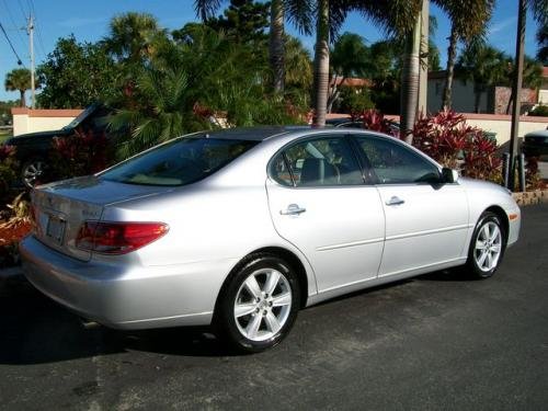 Photo of a 2005-2006 Lexus ES in Classic Silver Metallic (paint color code 1F7)
