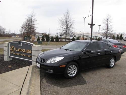 Photo of a 2002-2006 Lexus ES in Black Onyx (paint color code 202