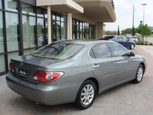 Photo of a 2002-2004 Lexus ES in Mystic Sea Opalescent (paint color code 6S5)