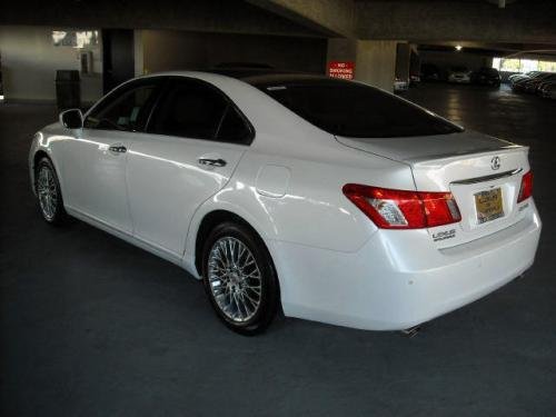 Photo of a 2007 Lexus ES in Crystal White (paint color code 062)