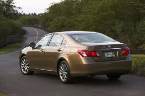 Photo of a 2007-2009 Lexus ES in Amber Pearl (paint color code 4T0)