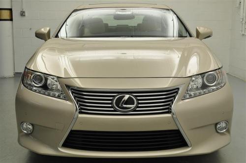 Photo of a 2013 Lexus ES in Satin Cashmere Metallic (paint color code 4U7)