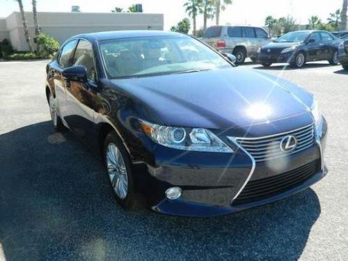 Photo of a 2014 Lexus ES in Deep Sea Mica (paint color code 8V3)