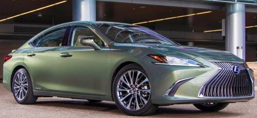 Photo of a 2019-2025 Lexus ES in Sunlit Green (paint color code 6X0)