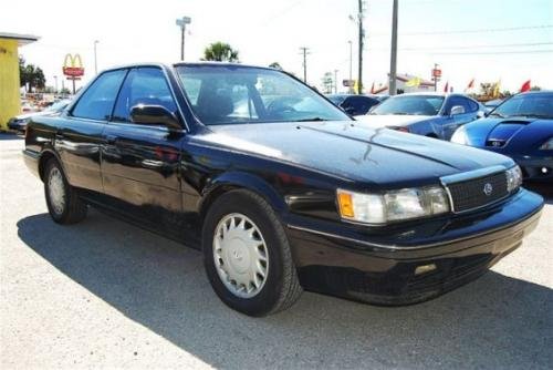 Photo of a 1990-1991 Lexus ES in Black Onyx (paint color code 202