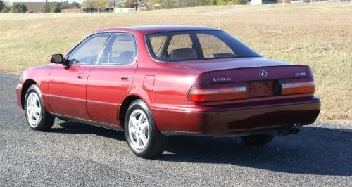 Photo of a 1994-1995 Lexus ES in Sunfire Red Pearl (paint color code 3K4