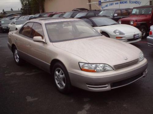 Photo Image Gallery & Touchup Paint: Lexus ES in Almond Beige Pearl (4J1)