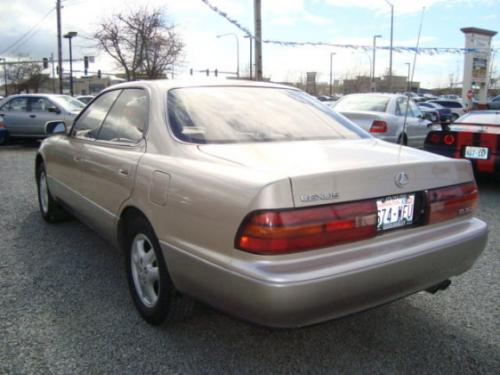 Photo of a 1995 Lexus ES in Cashmere Beige Metallic (paint color code 4M9)