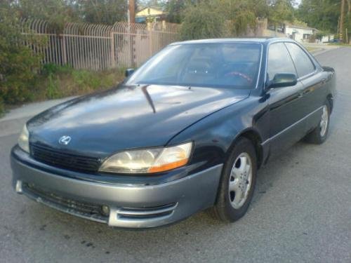 Photo of a 1994 Lexus ES in Dark Emerald Pearl (paint color code 6M1)