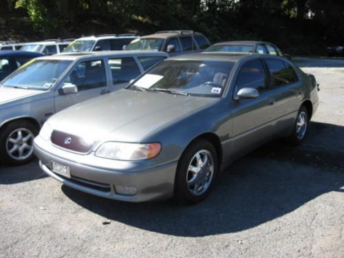 Photo of a 1996-1997 Lexus GS in Moonstone Pearl (paint color code 6N0)