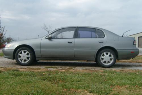 Photo of a 1996-1997 Lexus GS in Moonstone Pearl (paint color code 6N0)