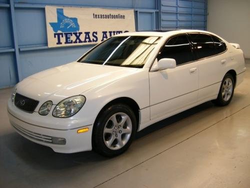 Photo of a 2000-2005 Lexus GS in Crystal White (paint color code 062)